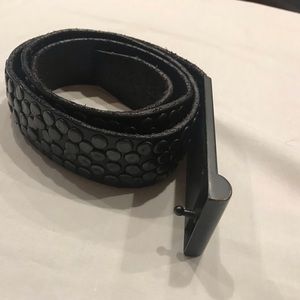 Women’s black leather belt brand new size 34
